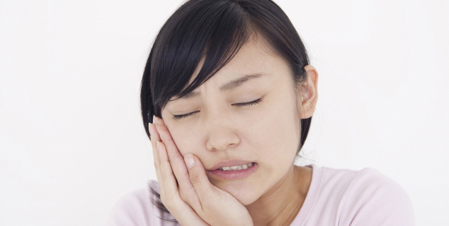 歯周病は歯の土台となる骨が溶ける病気です